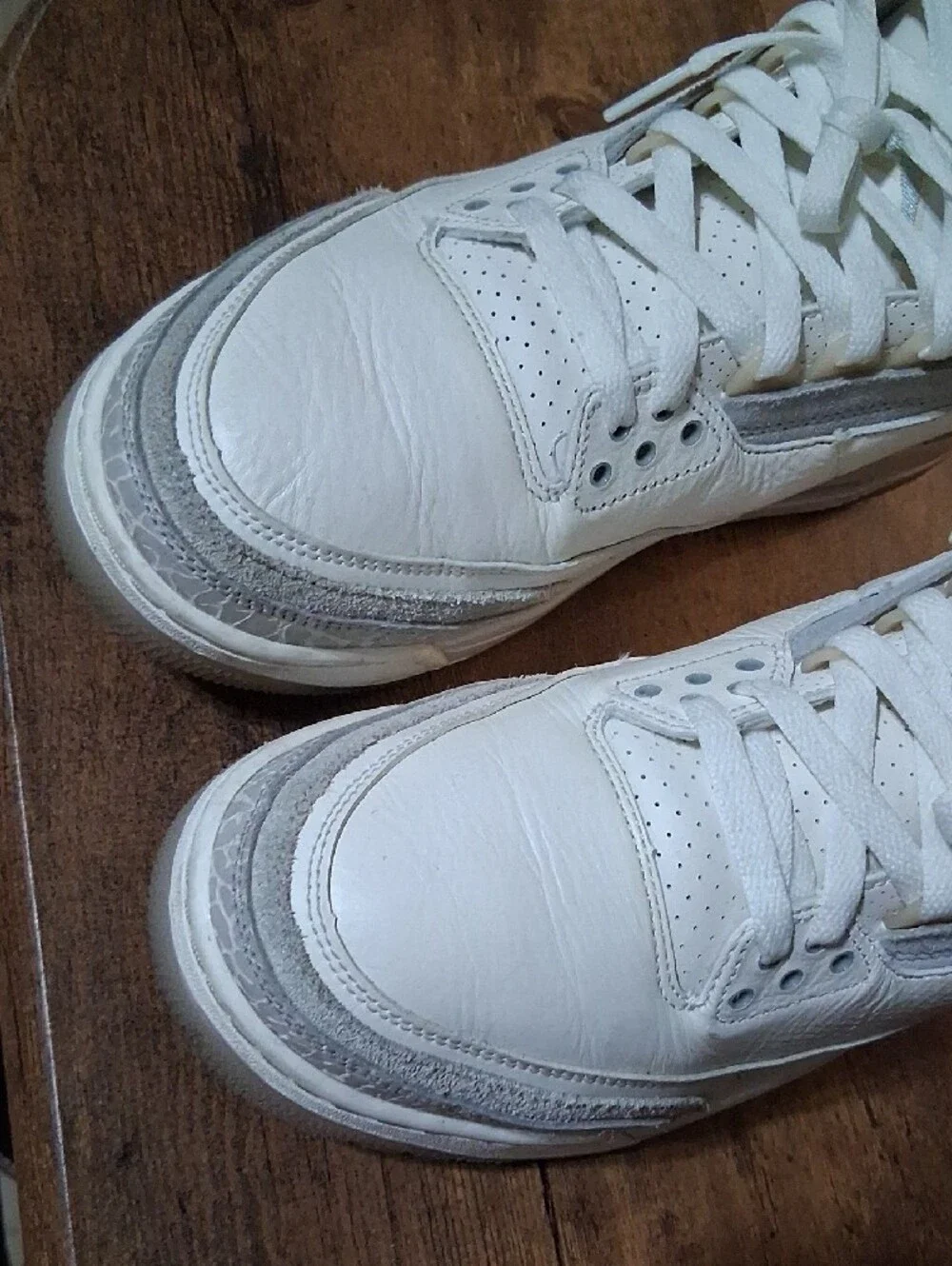 Jordan Men's White and Light Gray Low-Top Sneakers